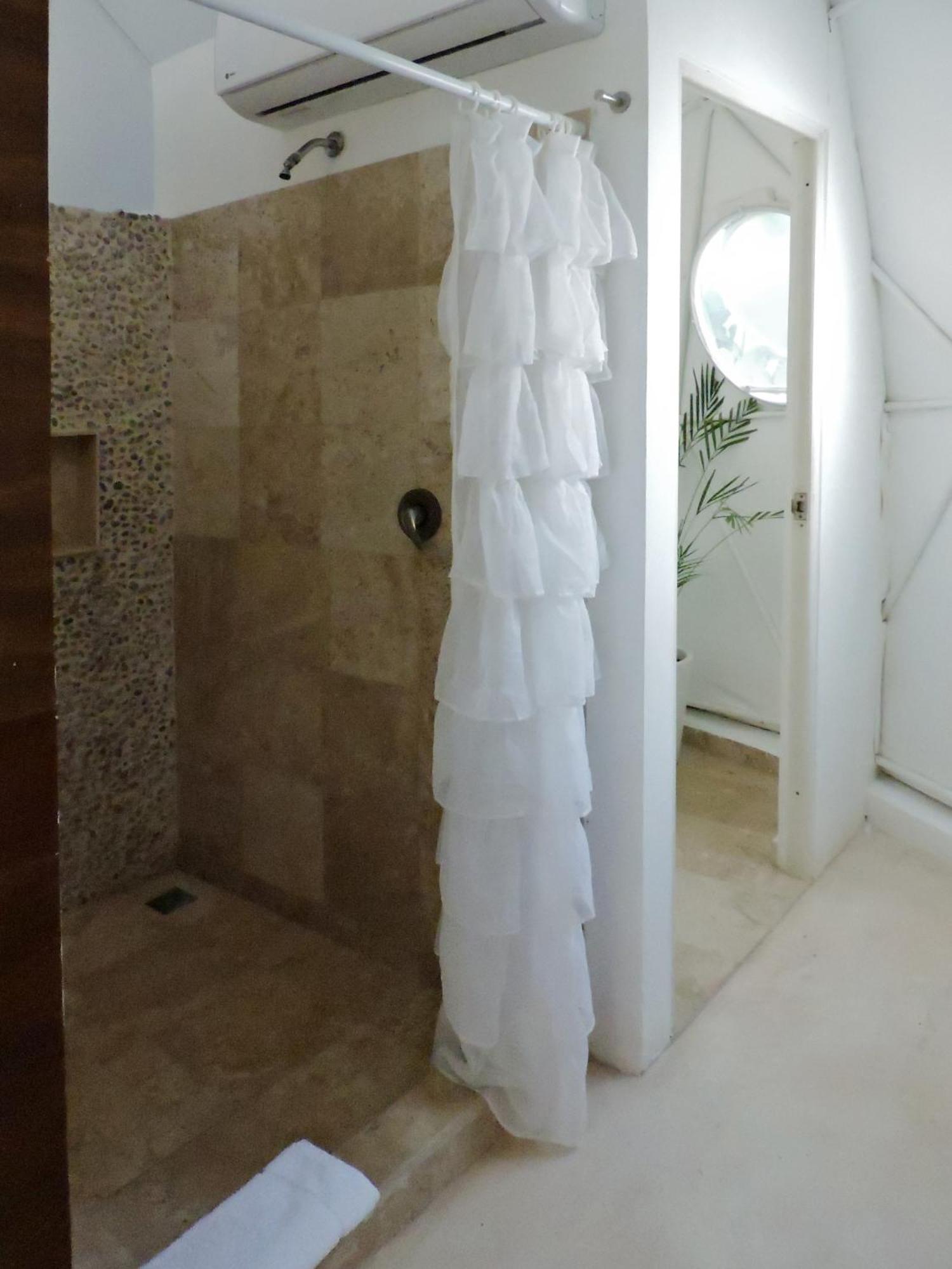 Cozy Room Near The Beach, Party Zone تولوم المظهر الخارجي الصورة